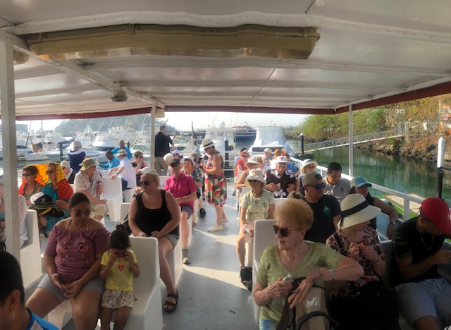 Départ en ferry pour l'île Taboga le 12 avril