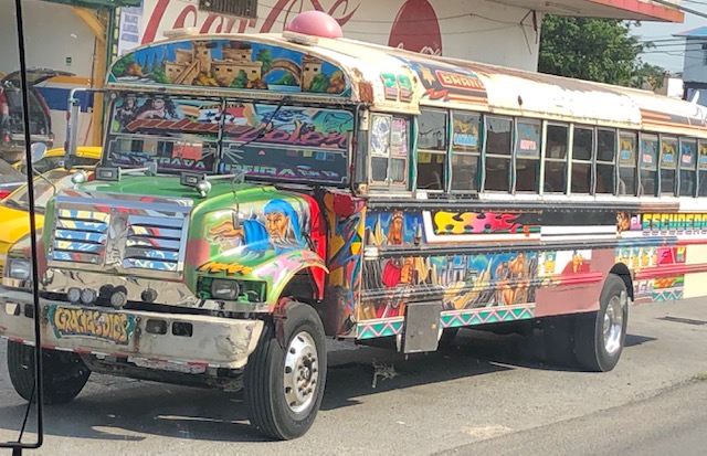 Les bus Diablos sillonnent les routes de Panama