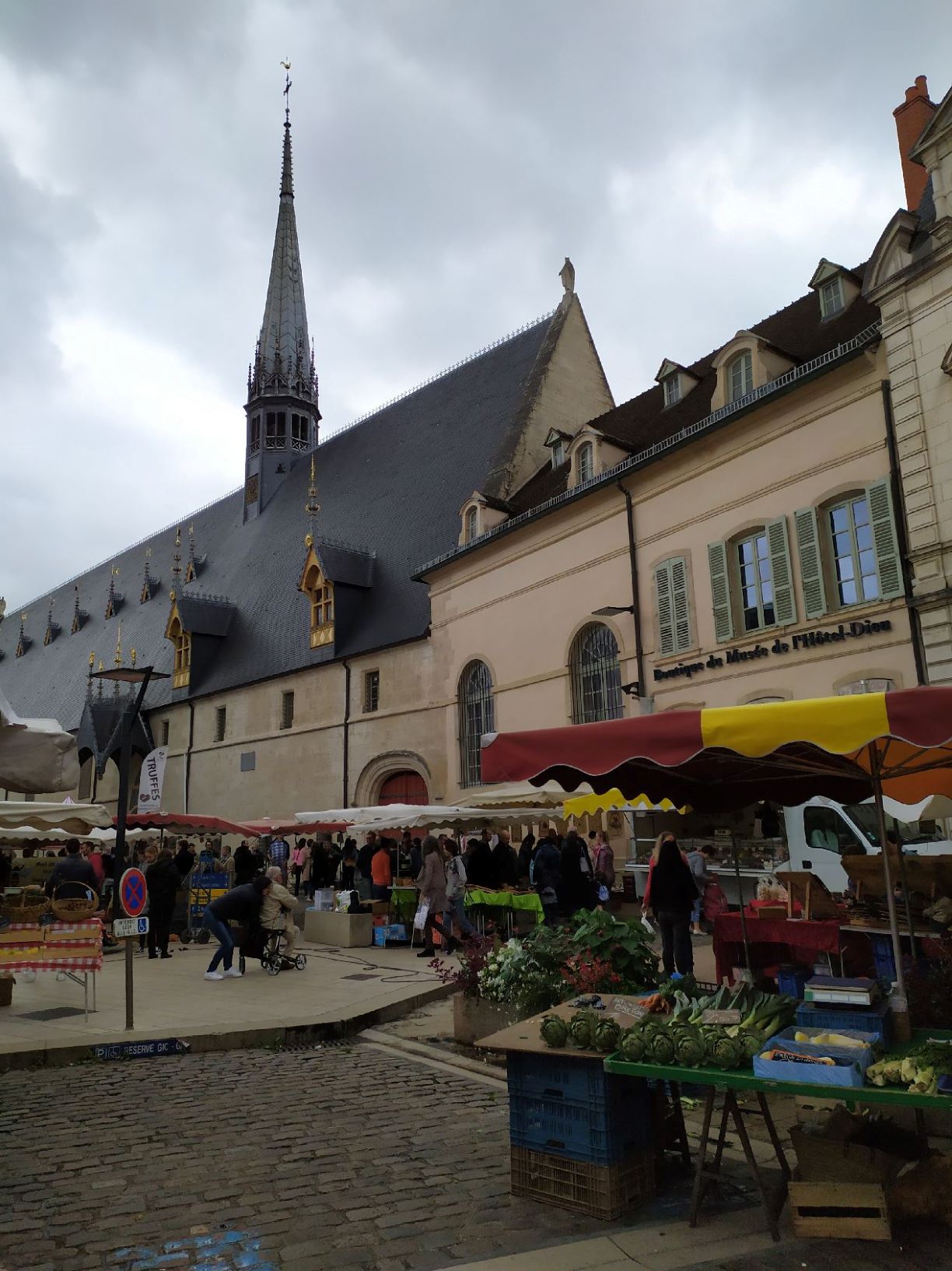 Samedi 05 octobre - Le marché à Beaune